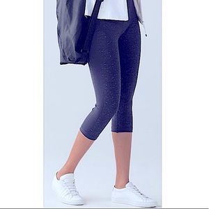 lululemon Free To Flow Crop 17”